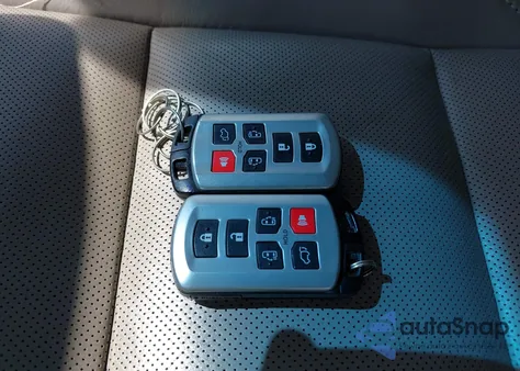 2015 Toyota Sienna Limited Premium 7 Passenger z USA, uszkodzony, nr VIN 5TDYK3DC6FS613278